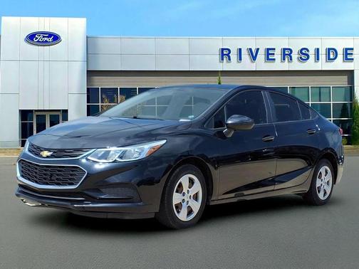 Black Metallic 2018 Chevrolet Cruze LS