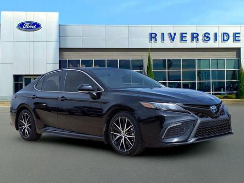 2024 Toyota Camry Hybrid SE