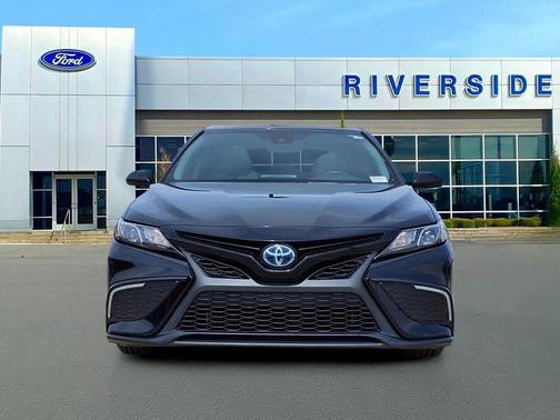 2024 Toyota Camry Hybrid SE