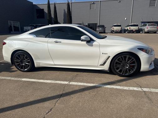 2017 INFINITI Q60 3.0t Red Sport 400