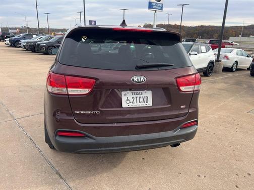 2018 Kia Sorento LX