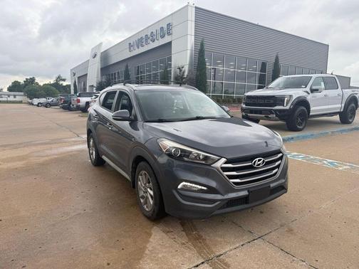 2017 Hyundai TUCSON SE Plus