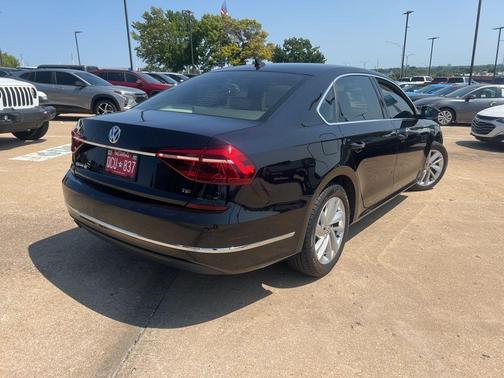 2018 Volkswagen Passat 2.0T SE