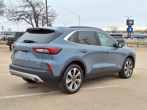 2025 Ford Escape Platinum