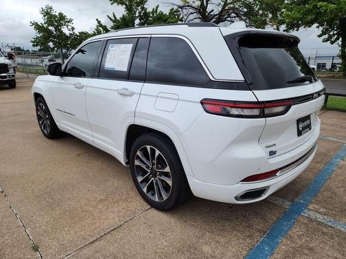 2022 Jeep Grand Cherokee Overland