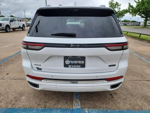 2022 Jeep Grand Cherokee Overland