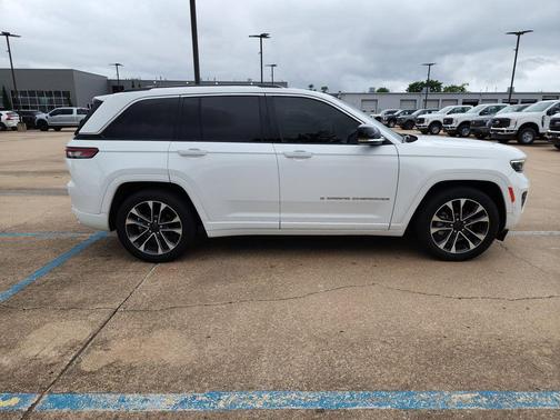 2022 Jeep Grand Cherokee Overland