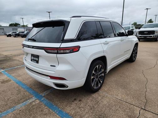 2022 Jeep Grand Cherokee Overland