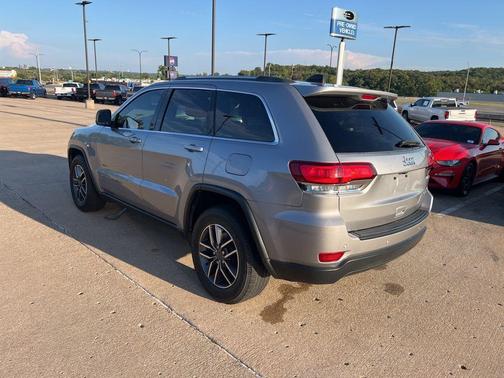 2020 Jeep Grand Cherokee Laredo E