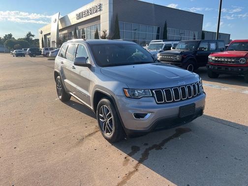 2020 Jeep Grand Cherokee Laredo E