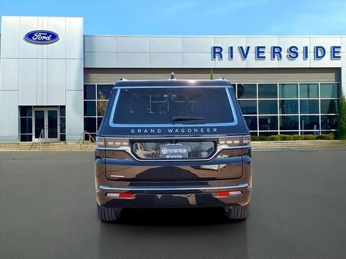 2023 Jeep Grand Wagoneer Base
