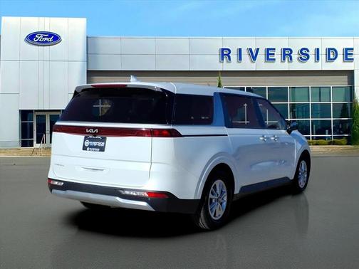 2023 Kia Carnival LX