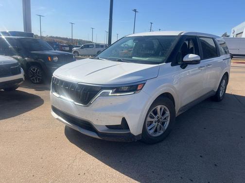 2023 Kia Carnival LX