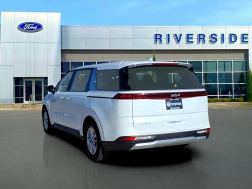 2023 Kia Carnival LX