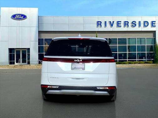 2023 Kia Carnival LX