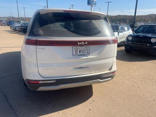 2023 Kia Carnival LX