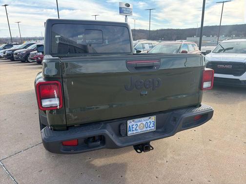 2023 Jeep Gladiator Sport