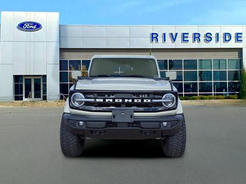 Desert Sand 2025 Ford Bronco Outer Banks