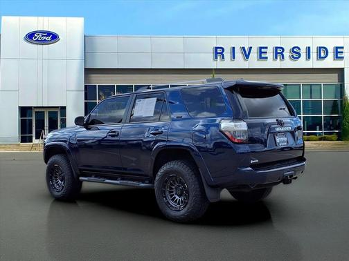 2022 Toyota 4Runner SR5