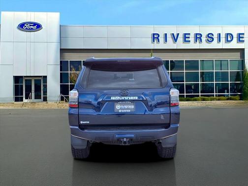 2022 Toyota 4Runner SR5