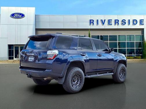 2022 Toyota 4Runner SR5