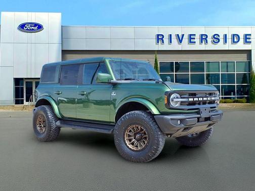 Green Metallic 2025 Ford Bronco Outer Banks