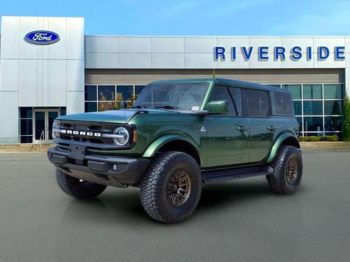 Green Metallic 2025 Ford Bronco Outer Banks