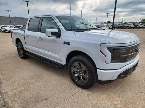 2025 Ford F-150 Lightning LARIAT