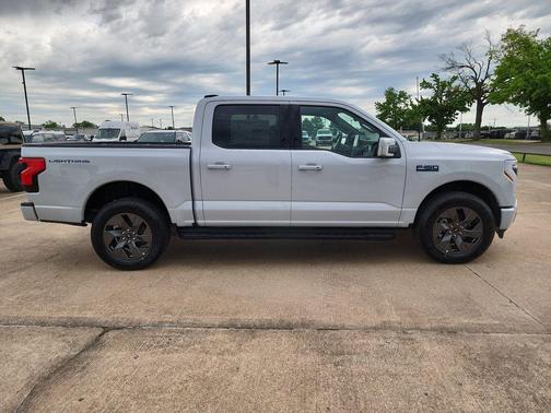 2025 Ford F-150 Lightning LARIAT