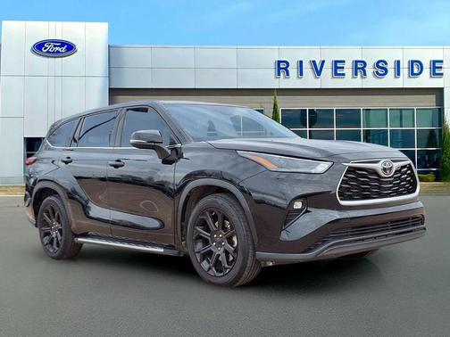 2022 Toyota Highlander LE