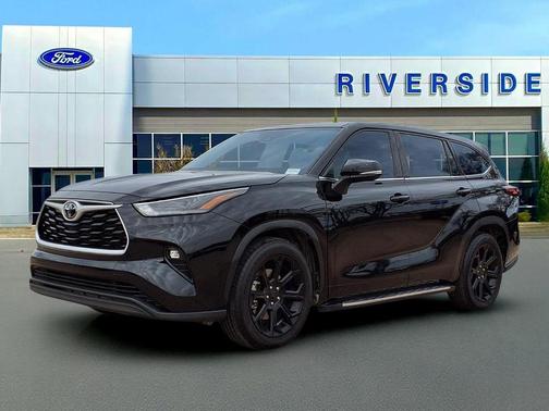 2022 Toyota Highlander LE