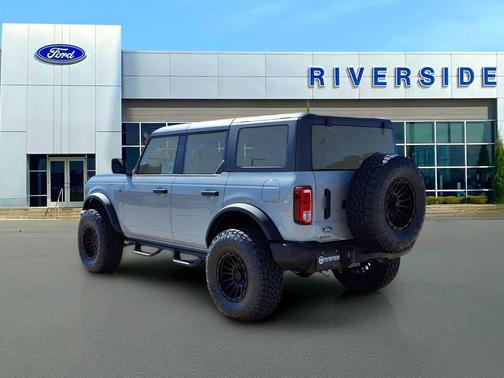 Avalanche Gray 2026 Ford Bronco Big Bend