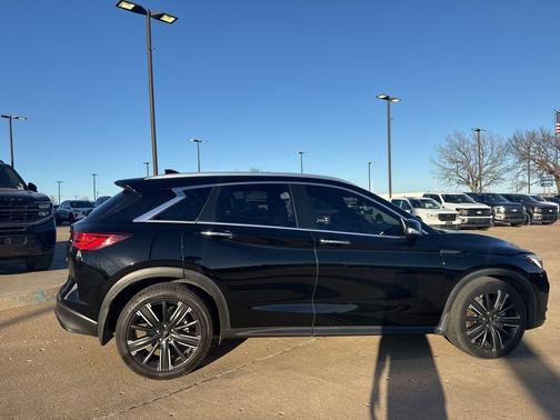 2022 INFINITI QX50 Luxe