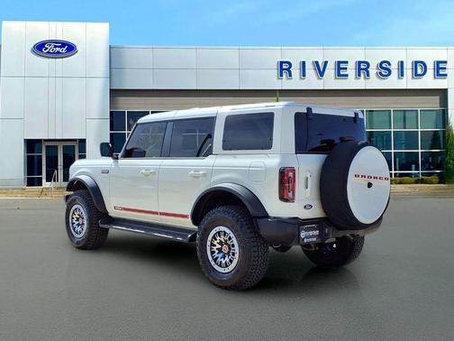 Wimbledon White 2026 Ford Bronco Outer Banks