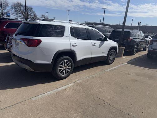 2018 GMC Acadia SLE-2