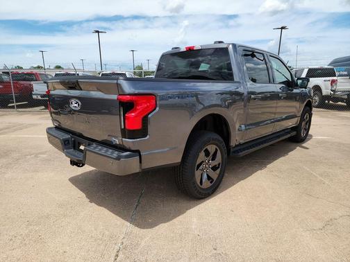 2025 Ford F-150 Lightning Flash