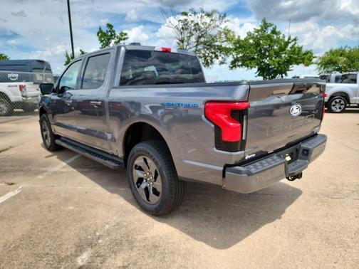 2025 Ford F-150 Lightning Flash