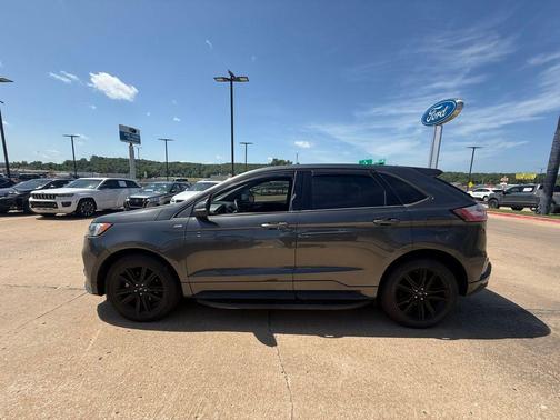 2020 Ford Edge ST Line