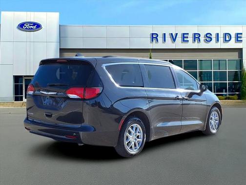 2020 Chrysler Voyager LXI