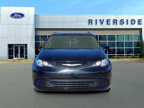 2020 Chrysler Voyager LXI