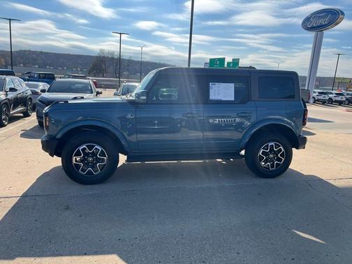 2022 Ford Bronco Outer Banks