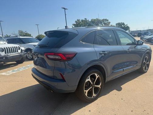 2023 Ford Escape ST-Line Elite