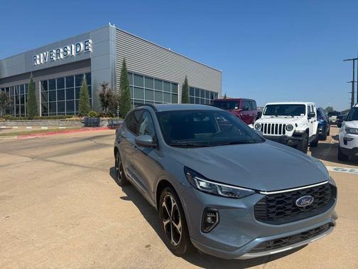 2023 Ford Escape ST-Line Elite