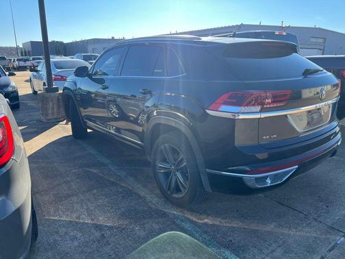 2021 Volkswagen Atlas Cross Sport 3.6L V6 SE w/Technology R-Line
