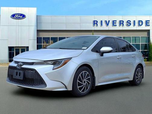 Classic Silver Metallic 2020 Toyota Corolla LE