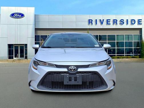 Classic Silver Metallic 2020 Toyota Corolla LE