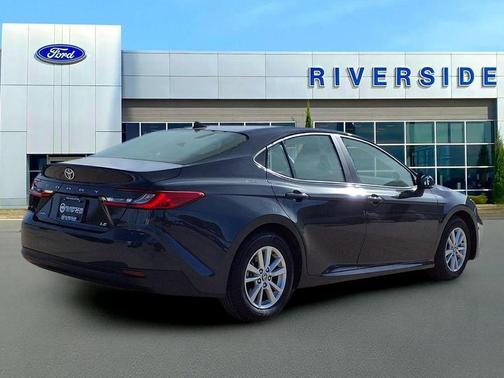 UNDERGROUND 2025 Toyota Camry LE