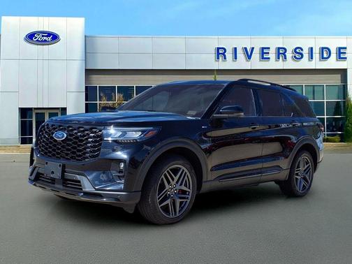 Black Metallic 2025 Ford Explorer ST-Line