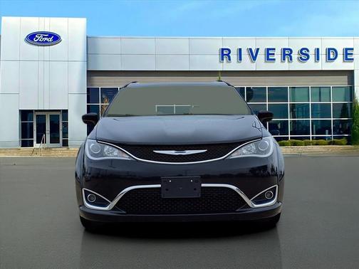 2018 Chrysler Pacifica Touring-L