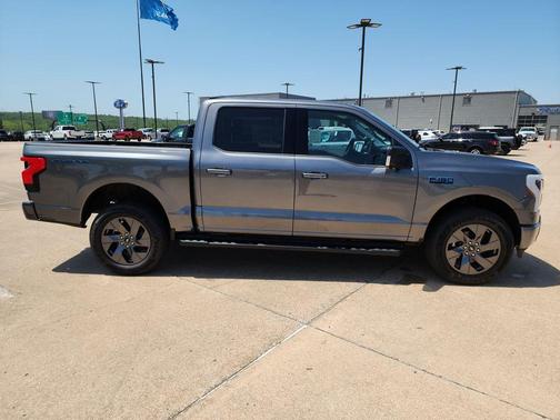 2025 Ford F-150 Lightning Flash